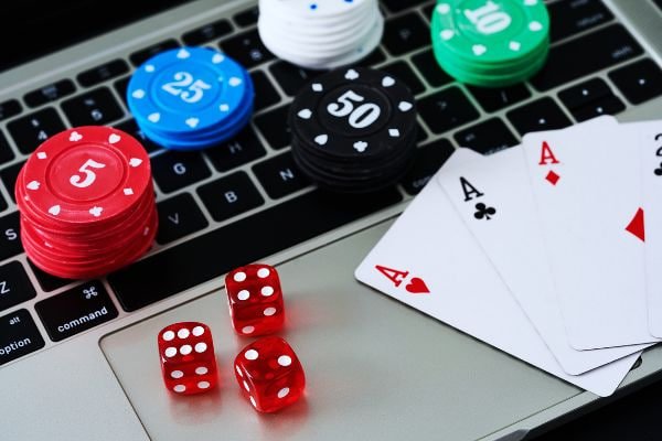 cm8play Cara Bermain Baccarat, Slots dan Sportsbook